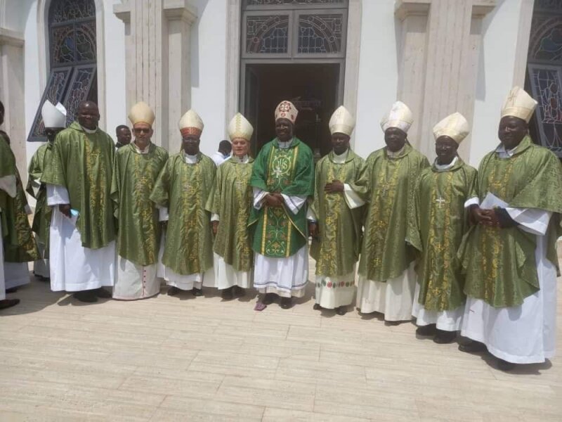 DNIS: LES ADIEUX DES CATHOLIQUES