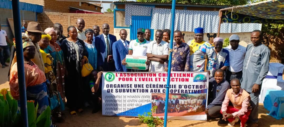 L'association chrétienne pour l’éveil et l’action citoyenne octroie des crédits de subvention de 3 000 000 FCFA aux coopératives.