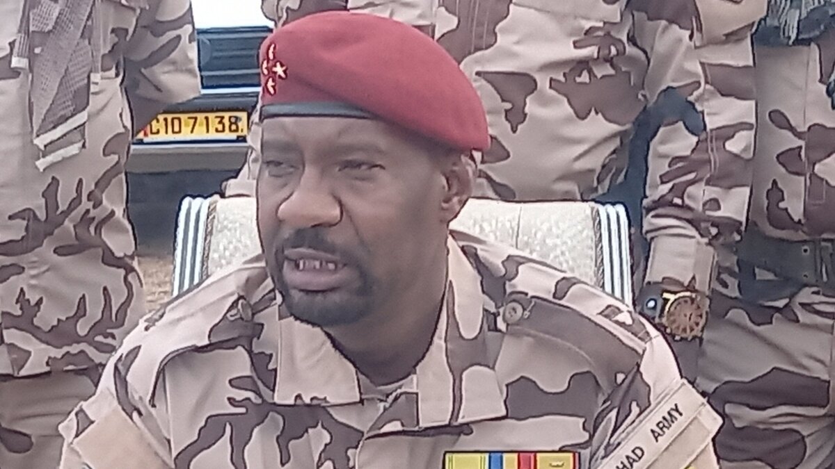Le Chef d’Etat-major Général des Armées (CEMGA )1ier adjoint, le Gal Ali Hamad Akhabach honoré par les jeunes du Logone Occidental.