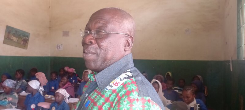 Visite de l’inspecteur diocésain de l’enseignement catholique de Moundou à l’ECA Sacré -Cœur /fille.